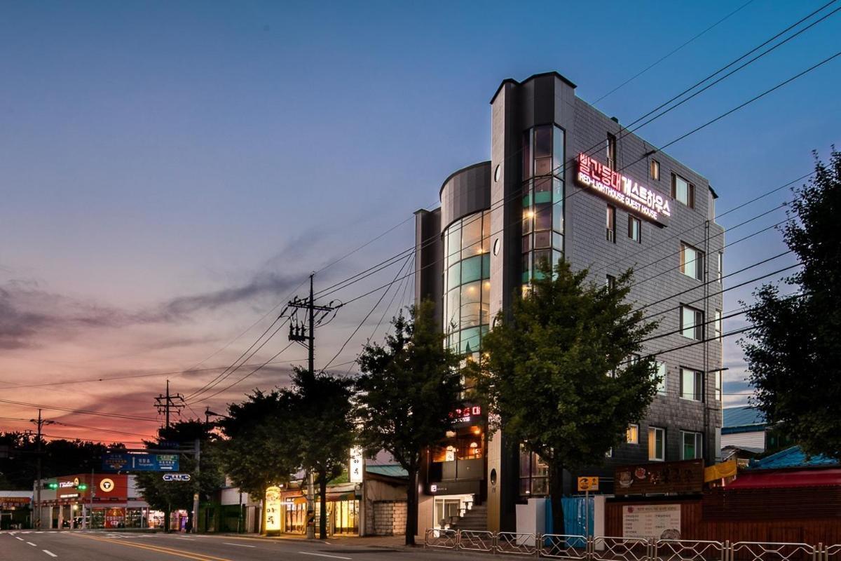 Red-Lighthouse Guest House ซกโช ภายนอก รูปภาพ